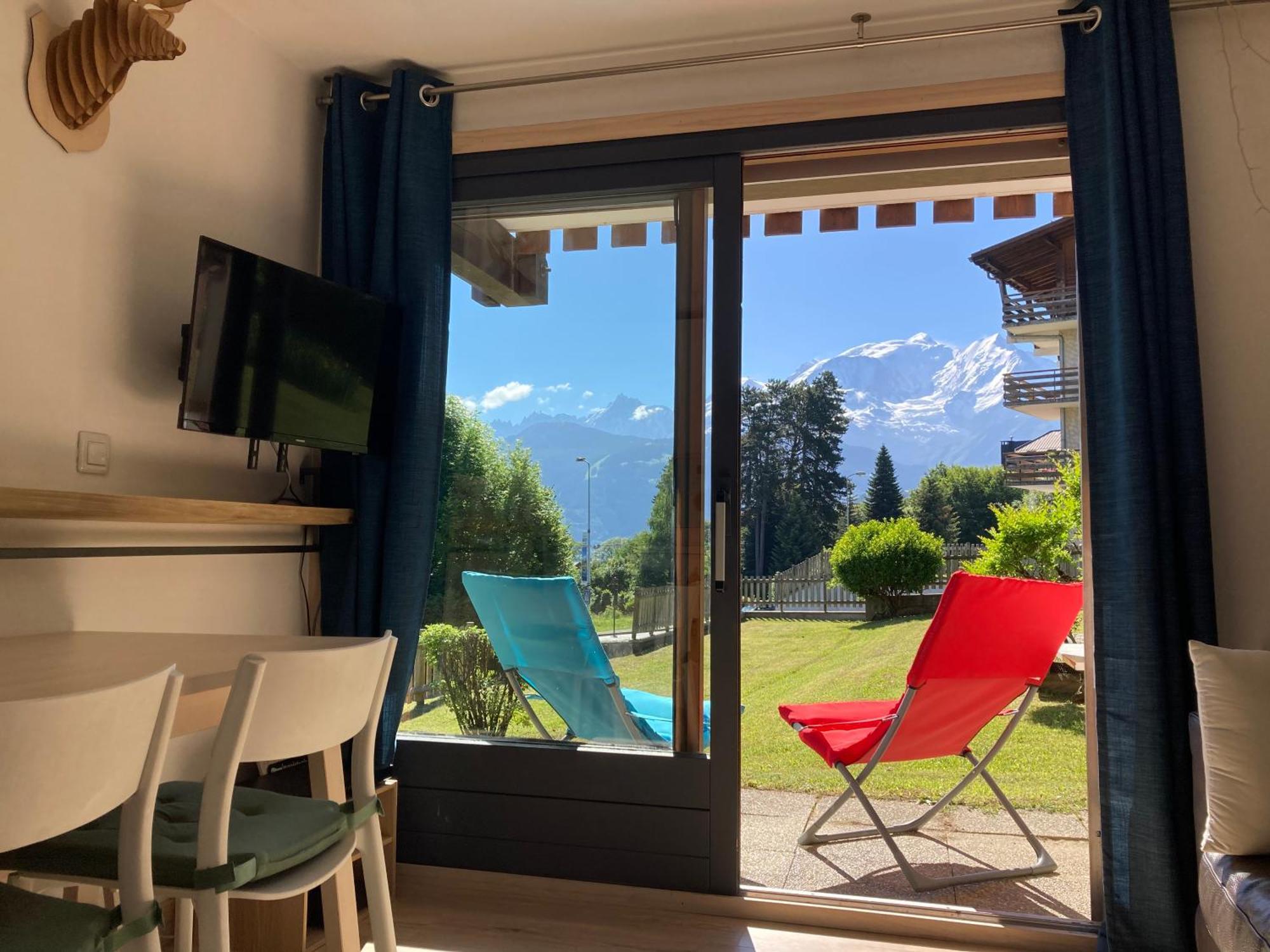 Апартаменты La Marmotte: Vue Mont Blanc, Terrasse, Parking Комблу Экстерьер фото